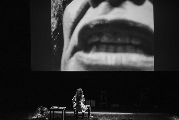 El apellido comienza conmigo - La Badabadoc - de Grec a Grec | © ©Claudia Córdova Zingnano