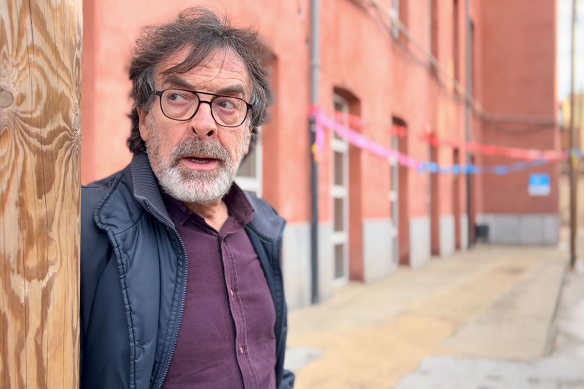 Kiss Me Love Kiss Me Love